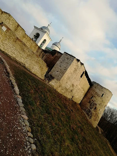 Oud Russisch dorp in de diepe herfst — Stockfoto