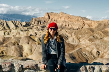 Zabriskie Point 'teki turist Ölüm Vadisi Ulusal Parkı, Kaliforniya, Usa