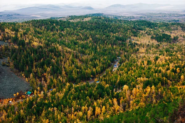 La taïga. Parc national d'Alkhanay, district d'Agin-Bouriat, division de la région de Zabaykalsky, Sibérie, Russie — Photo