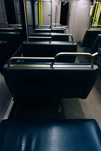 Интерьер вагона метро в Калгари Метро, Канада — стоковое фото