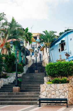 Guayaquil, Ekvador, Şubat - 2018. Las Penas bölgesinde çok renkli evler..