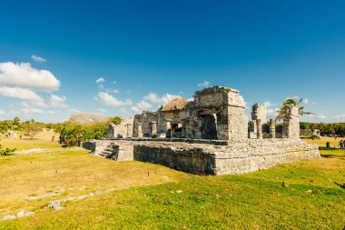 El Castillo, Tulum, Meksika Antik Maya Merkezi parçası kalıntıları.
