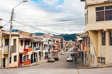 Ekvador, Cuenca - Aralık, 2018 Latin Amerika 'daki fatihlerin şehri, sokaklar