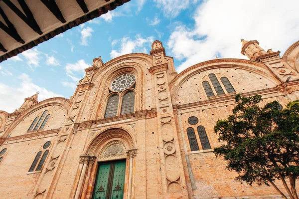 Ecuador, Cuenca - dicembre 2018 vecchia città dei conquistadores in America Latina, chiesa — Foto Stock