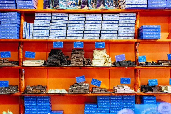 BARILOCHE, ARGENTINA - marzo 2019. Bariloche es una ciudad famosa por sus tiendas de chocolate — Foto de Stock