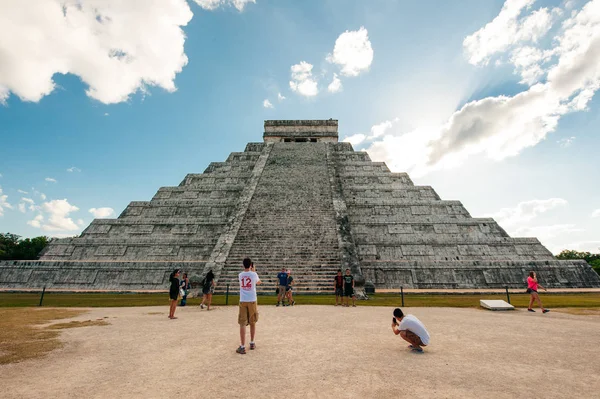 Impressionante Chichen Itza Maya Pyramid chamado El Castillo, México — Fotografia de Stock