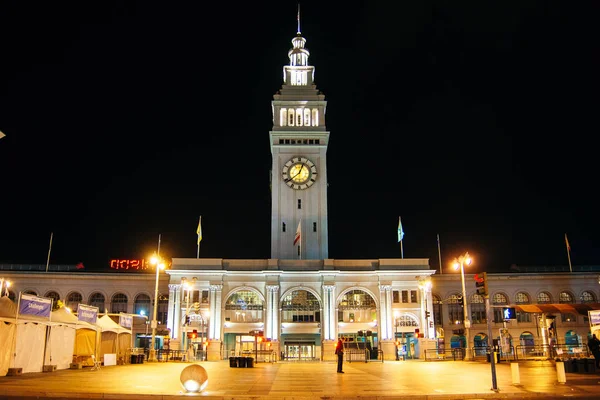 États-Unis, San Francisco - Décembre, 2019 port maritime du centre-ville la nuit — Photo