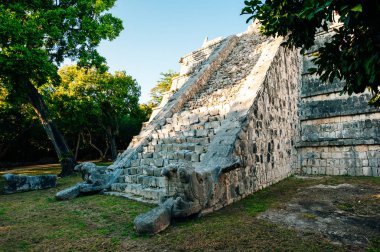 Etkileyici Chichen Itza Maya Piramidi El Castillo, Meksika - Haziran, 2018.