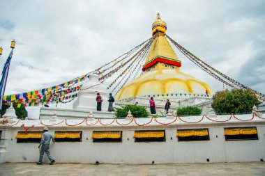 Boudhanath, Katmandu, Nepal - Ekim 2019 Boudhanath Stupa, Tibet 'in en büyük küresel stupa tapınaklarından biri.