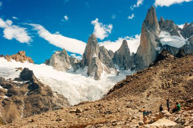 Monte Fitz Roy hava gündoğumu görüntüsü. Güney Patagonya 'da El Chalten yakınlarında yer alan dağ - Ağustos, 2019