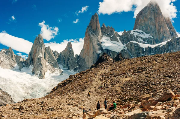 Monte Fitz Roy hava gündoğumu görüntüsü. Güney Patagonya 'da El Chalten yakınlarında yer alan dağ - Ağustos, 2019 — Stok fotoğraf