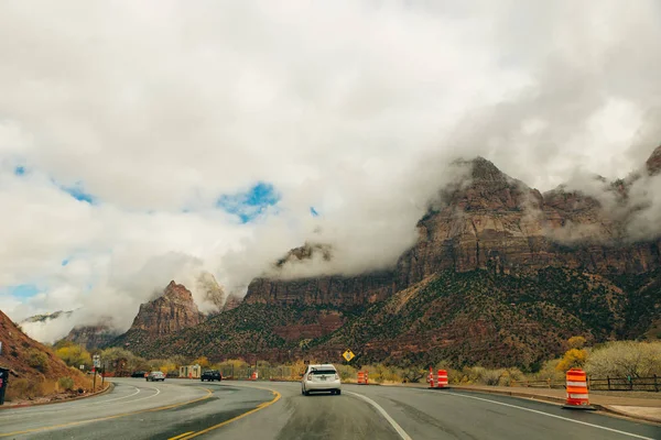 Zion National Park è un parco nazionale americano situato nel sud-ovest dello Utah vicino alla città di Springdale — Foto Stock