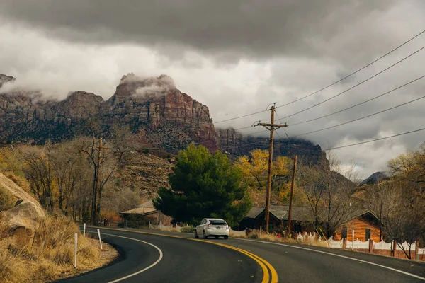 A Zion Nemzeti Park egy amerikai nemzeti park Utah délnyugati részén, Springdale közelében. — Stock Fotó