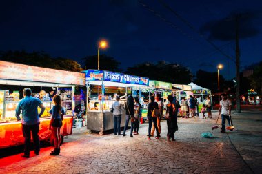 Park de las Palapas, Cancun, Mexico - Haziran, 2019 Kare Atlıkarınca