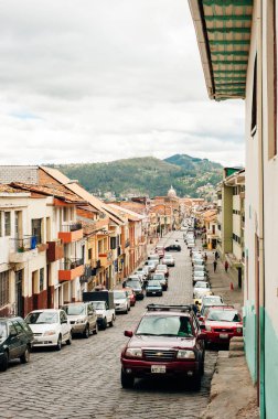 Ekvador, Cuenca - Aralık, 2018 Latin Amerika 'daki fatihlerin şehri, sokaklar