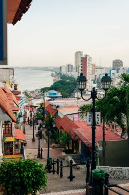 Guayaquil, Ekvador, Şubat - 2018. Las Penas bölgesinde çok renkli evler..