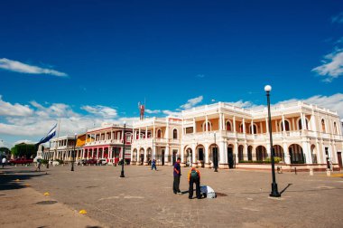 Oturan maymun Katmandu, Nepal 'de Swayambhunath stupa - Mayıs, 2019