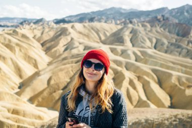 Zabriskie Point 'teki turist Ölüm Vadisi Ulusal Parkı, Kaliforniya, Usa