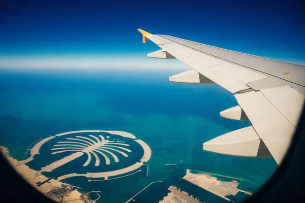 Aerial view of Dubai Palm Jumeirah island, United Arab Emirates — Stock Photo, Image