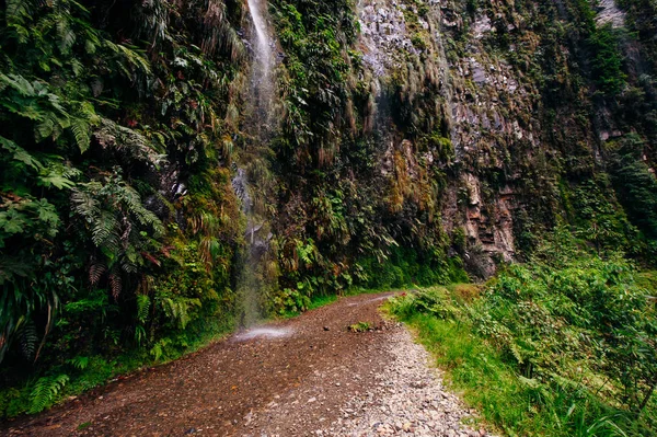 El Camino de la Muerte es uno de los caminos más peligrosos del mundo — Foto de Stock