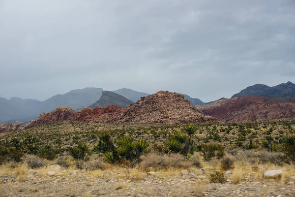 Paisaje rocoso del desierto, Red Rock Canyon National Recreation Área, Las Vegas, Nevada, Estados Unidos — Foto de Stock