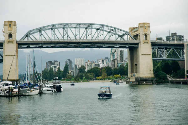 Utsikt över Yaletown och Heater Marina från Kitsilano. Brittiska Columbia. Förenta staterna. — Stockfoto