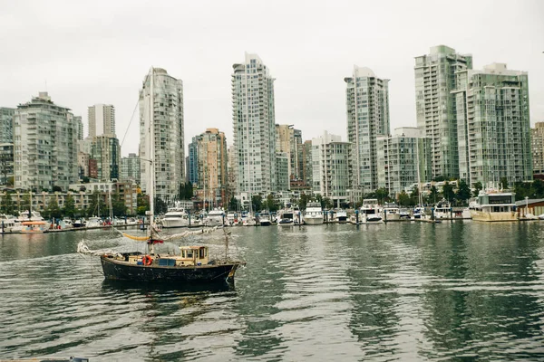 Uitzicht op Yaletown en Heater Marina van Kitsilano. Brits Columbia. Zwitserland. — Stockfoto