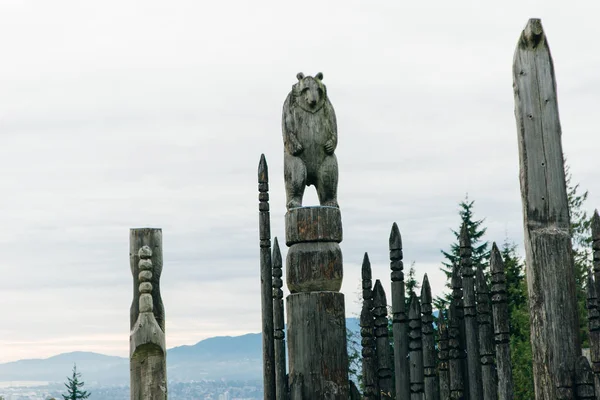 Burnaby Mountain Totem pole Vancouver, Canadá — Foto de Stock