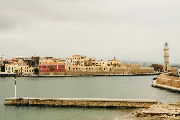 Chania kikötő. Gyönyörű velencei kikötő csónakokkal — Stock Fotó