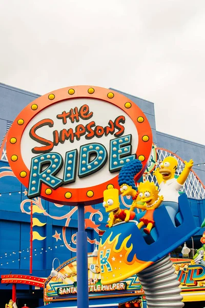 Los Angeles, Hollywood, Usa - juli 2019 Simpsons rijden in het Universal Studios park — Stockfoto