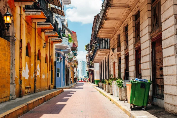 CIDADE DO PANAMA, PANAMA - junho de 2019. Edifícios antigos na parte antiga da Cidade do Panamá — Fotografia de Stock