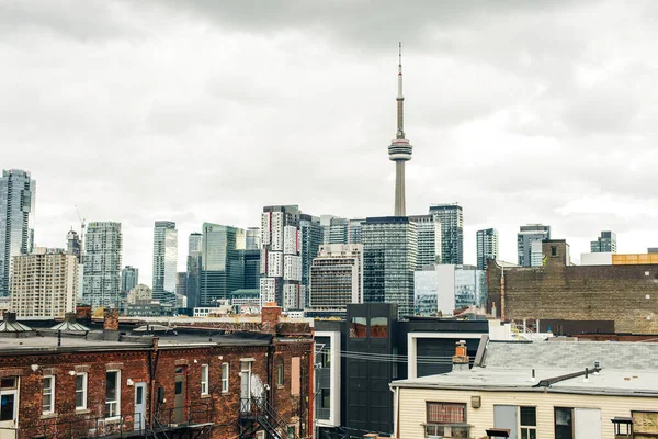 Abendblick von einem Hochhaus mit Hochhäusern im Bankenviertel Toronto — Stockfoto