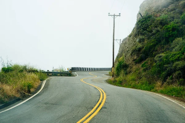 Autópálya 1 a Csendes-óceán partján, Kalifornia, USA. — Stock Fotó
