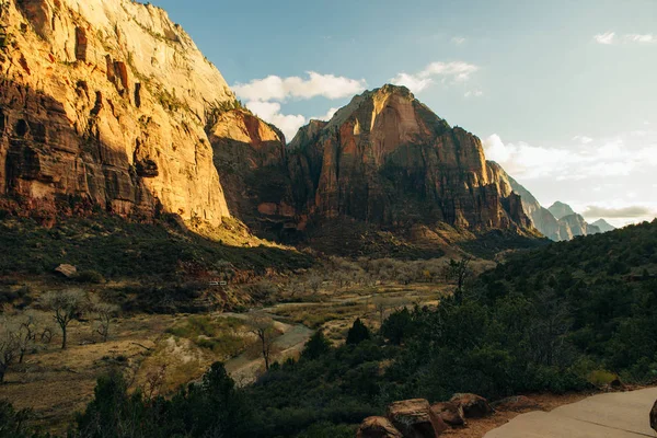 Zion National Park is an American national park located in southwestern Utah near the town of Springdale — Stock Photo, Image