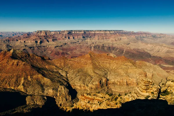 Uitzicht over de Grand Canyon vanaf de zuidelijke rand — Stockfoto