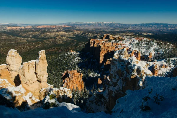 Magnífica vista del punto de inspiración del Parque Nacional Bryce Canyon en Utah — Foto de Stock
