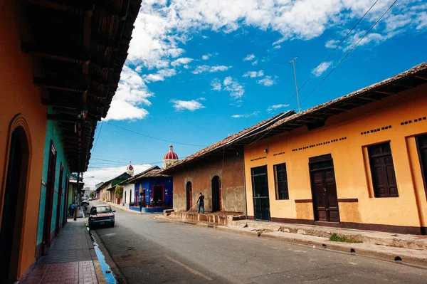 Granada, Nicaragua - november 2019 Panorama van kleurrijke huizen — Stockfoto