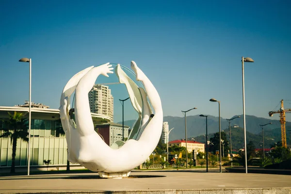 Batumi Adjara Georgia September 2019 Beeldhouwkunst Rotatie Door Tamar Kvesitadze — Stockfoto