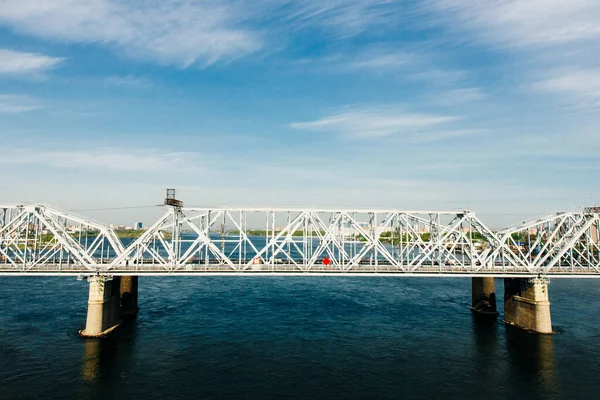 Vacker Utsikt Över Järnvägsbron Över Floden Jenisei Krasnojarsk Krai Ryssland — Stockfoto