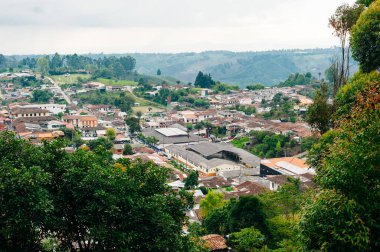 Salento, Kolombiya - Nisan 2019 Salento caddelerinin manzarası, Quindio, Kolombiya Kahve Bölgesi.