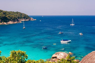 similan Milli Parkı plaj tropikal Adası Tayland.