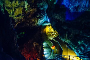 Azishskaya Mağarası 'nın içinde Lago-Naki platosundan çok uzak olmayan bir yerde, Adygeya, Rusya.