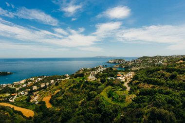 Benzersiz plajları ve ünlü tatil beldesi Agia Pelagia, Heraklion, Girit, Yunanistan