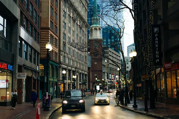 Boston, Massachusetts, ABD - Eylül, 2019 Bulutlu bir günde gökyüzü.