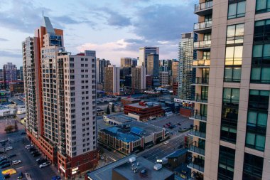 Calgary Alberta Kanada üzerinde gökdelenler yükseliyor - dec, 2019.