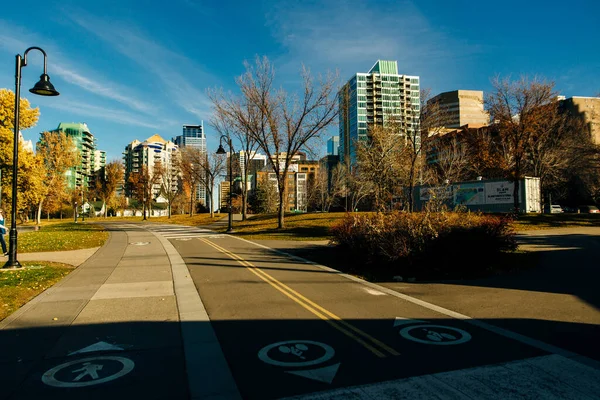 Utsikt Över Calgary Centrum Centre Street Visar Höga Företags Kontor — Stockfoto