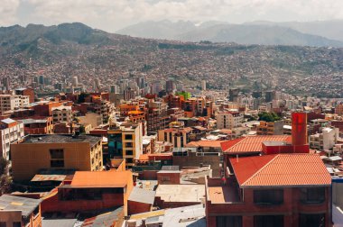 La Paz şehri ve gün batımında Illimani dağı, Bolivya