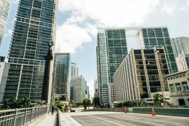 MIAMI, ABD - 31 Mart 2020 Miami şehir merkezinin boş sokakları