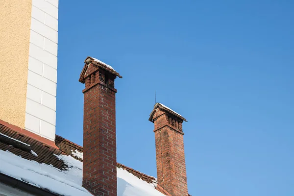 Chimney on house. winter, snow. — Stock Photo, Image