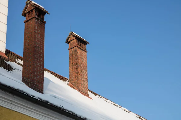 Chimney on house. winter, snow. — Stock Photo, Image